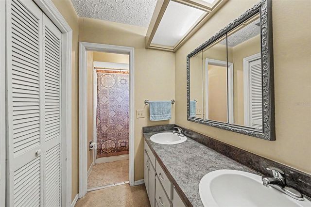6612 PEACHTREE DRIVE, Tampa, FL 33617