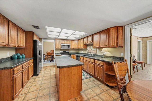 6612 PEACHTREE DRIVE, Tampa, FL 33617