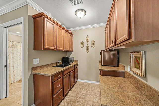 6612 PEACHTREE DRIVE, Tampa, FL 33617