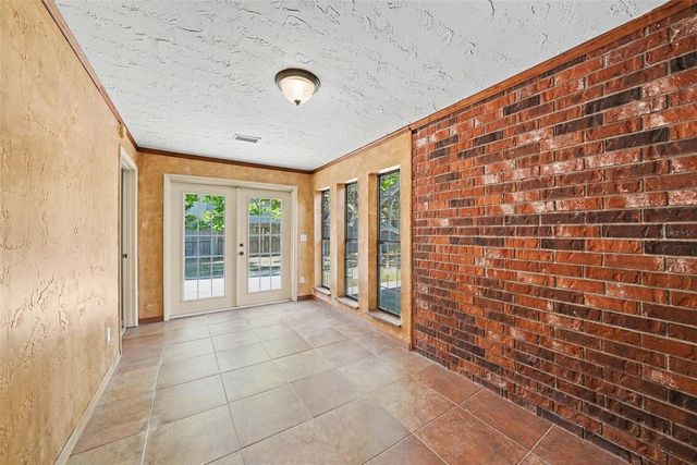 6612 PEACHTREE DRIVE, Tampa, FL 33617