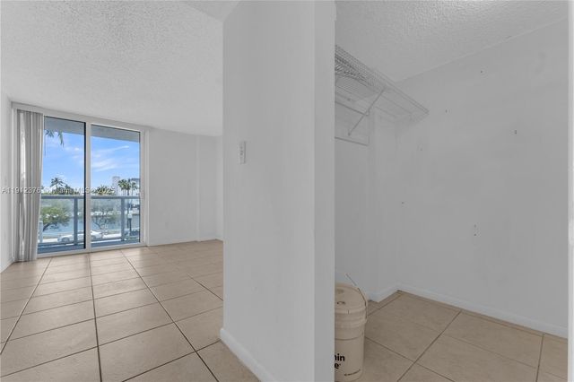 2457 Collins Ave 201, Miami Beach, FL 33140