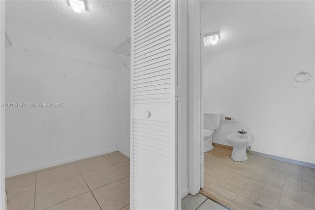 2457 Collins Ave 201, Miami Beach, FL 33140