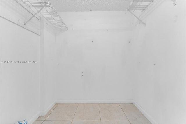 2457 Collins Ave 201, Miami Beach, FL 33140