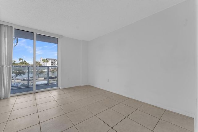 2457 Collins Ave 201, Miami Beach, FL 33140