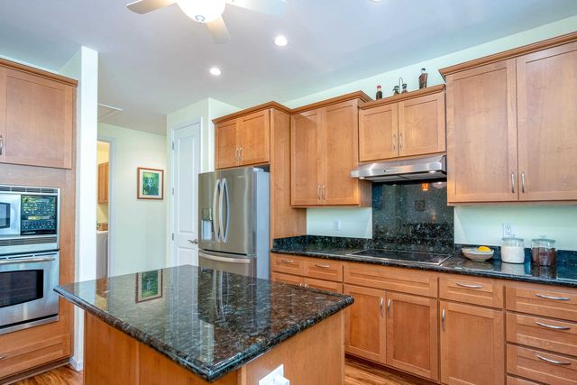 15 Laukahi St, Kihei, HI 96753