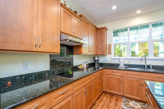 15 Laukahi St, Kihei, HI 96753