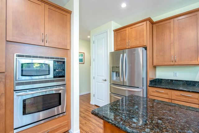 15 Laukahi St, Kihei, HI 96753