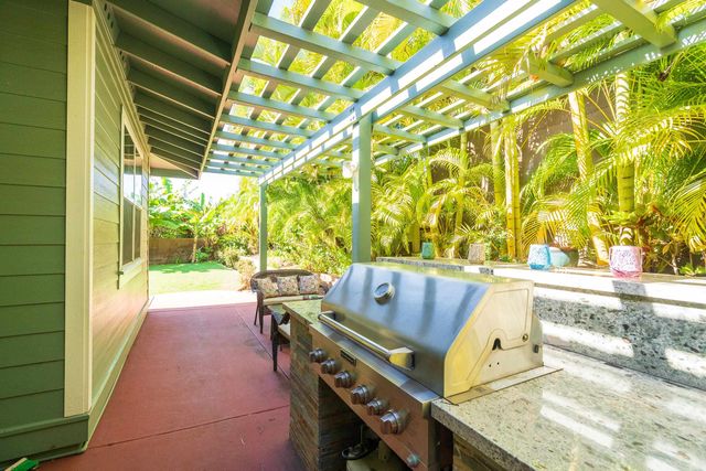 15 Laukahi St, Kihei, HI 96753