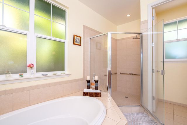 15 Laukahi St, Kihei, HI 96753