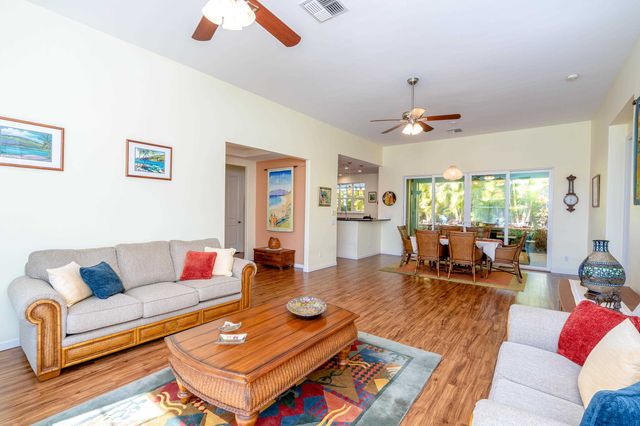 15 Laukahi St, Kihei, HI 96753