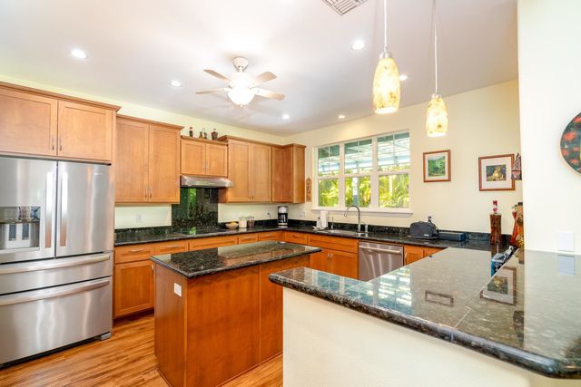 15 Laukahi St, Kihei, HI 96753