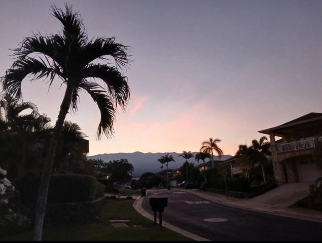 15 Laukahi St, Kihei, HI 96753