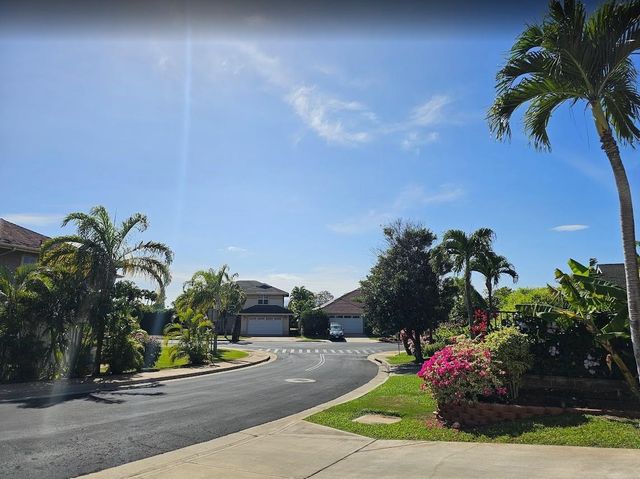 15 Laukahi St, Kihei, HI 96753