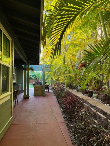 15 Laukahi St, Kihei, HI 96753