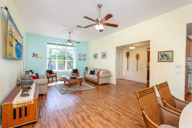 15 Laukahi St, Kihei, HI 96753