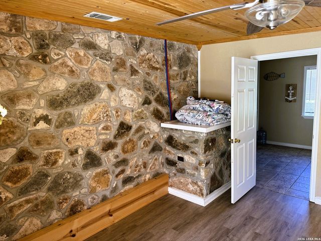 330 PRIVATE ROAD 2610, Mico, TX 78056