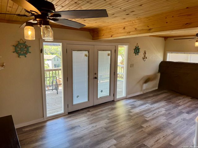 330 PRIVATE ROAD 2610, Mico, TX 78056