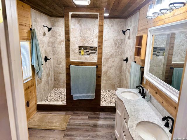 330 PRIVATE ROAD 2610, Mico, TX 78056