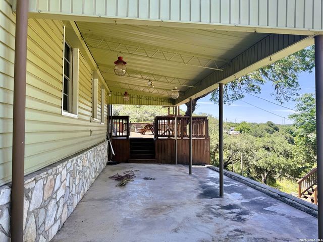 330 PRIVATE ROAD 2610, Mico, TX 78056