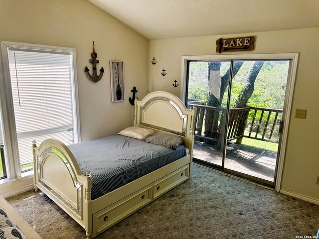 330 PRIVATE ROAD 2610, Mico, TX 78056