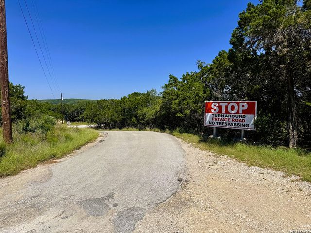 330 PRIVATE ROAD 2610, Mico, TX 78056