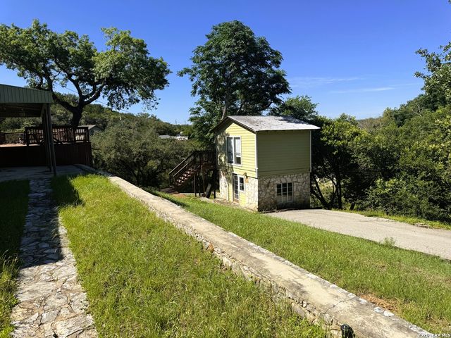 330 PRIVATE ROAD 2610, Mico, TX 78056