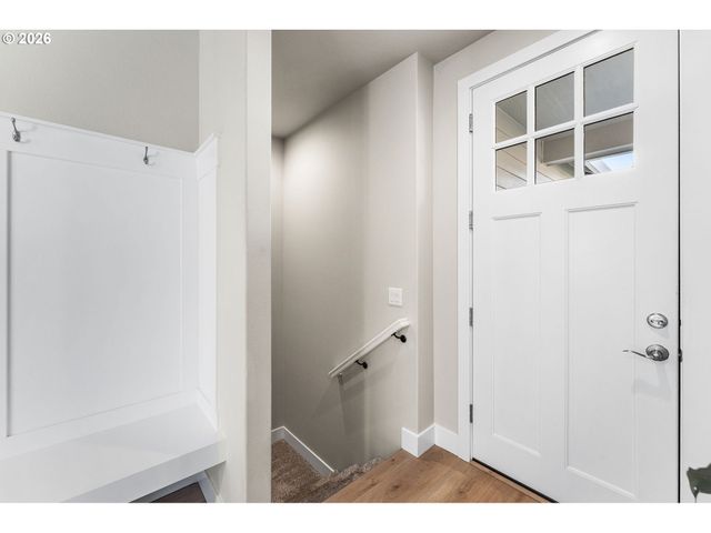 826 W GOLDEN EAGLE Dr, La Center, WA 98629