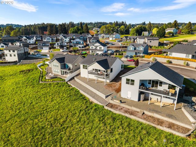 826 W GOLDEN EAGLE Dr, La Center, WA 98629