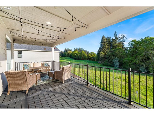 826 W GOLDEN EAGLE Dr, La Center, WA 98629