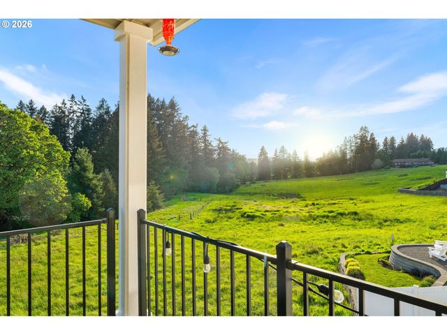 826 W GOLDEN EAGLE Dr, La Center, WA 98629