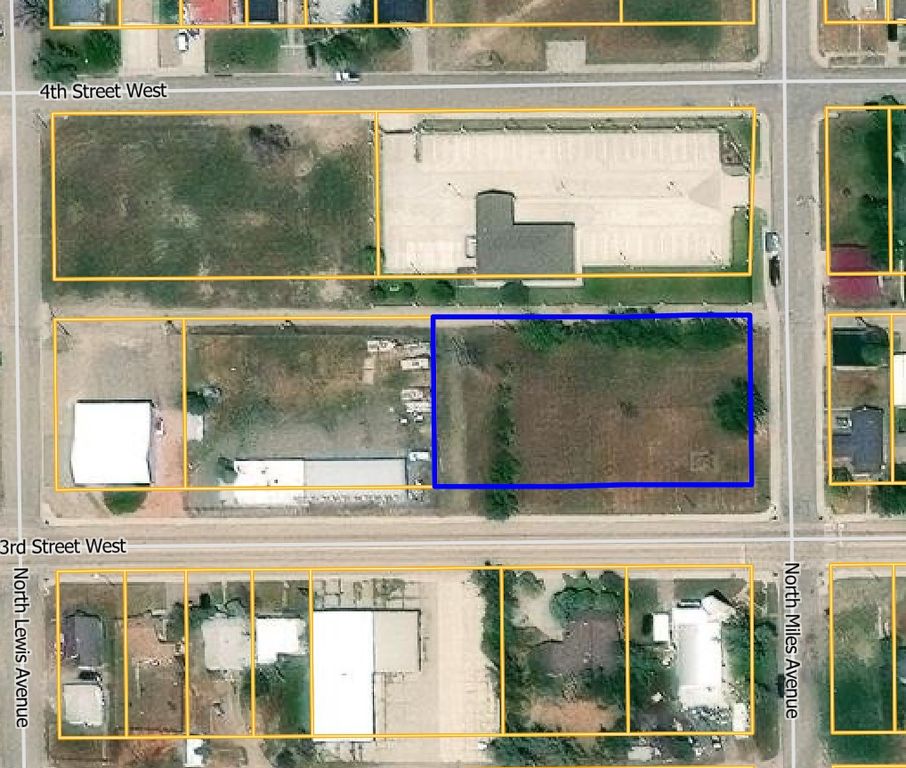 705 W 3RD ST, Hardin, MT 59034