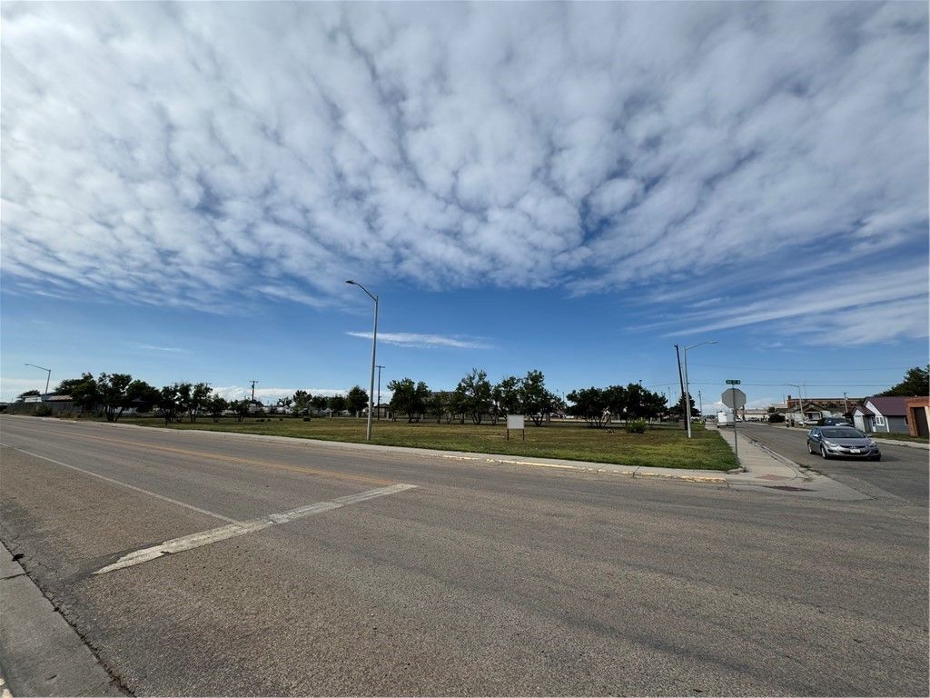 705 W 3RD ST, Hardin, MT 59034 photo 3