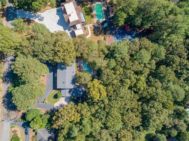 290 Glen Lake Drive, Atlanta, GA 30327