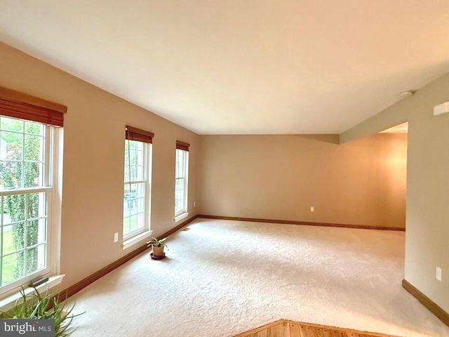 10012 WOOD SORRELS LN, Burke, VA 22015