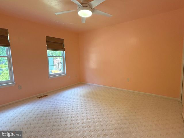 10012 WOOD SORRELS LN, Burke, VA 22015