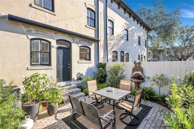 621 Tattnall Street, Savannah, GA 31401