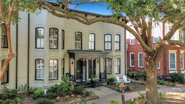 621 Tattnall Street, Savannah, GA 31401