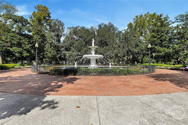 621 Tattnall Street, Savannah, GA 31401