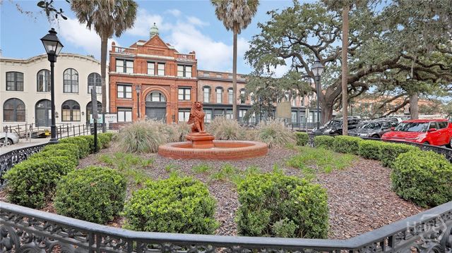621 Tattnall Street, Savannah, GA 31401