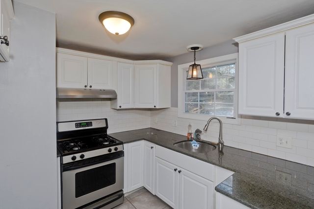 37 Middlebrook Dr, Springfield, MA 01129