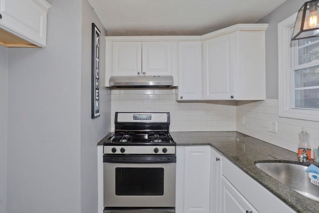 37 Middlebrook Dr, Springfield, MA 01129