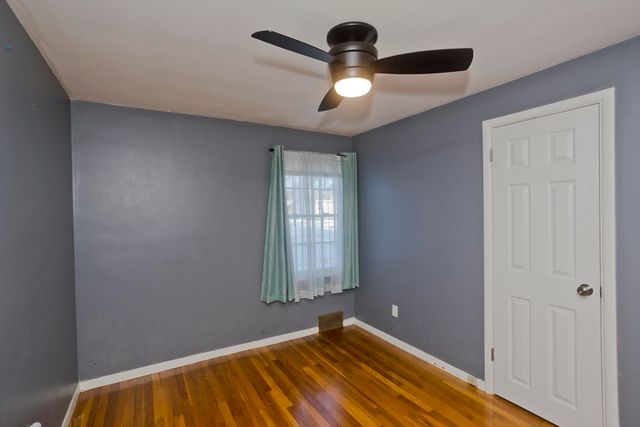 37 Middlebrook Dr, Springfield, MA 01129