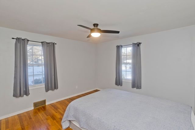 37 Middlebrook Dr, Springfield, MA 01129