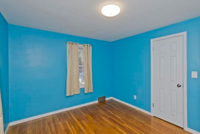 37 Middlebrook Dr, Springfield, MA 01129