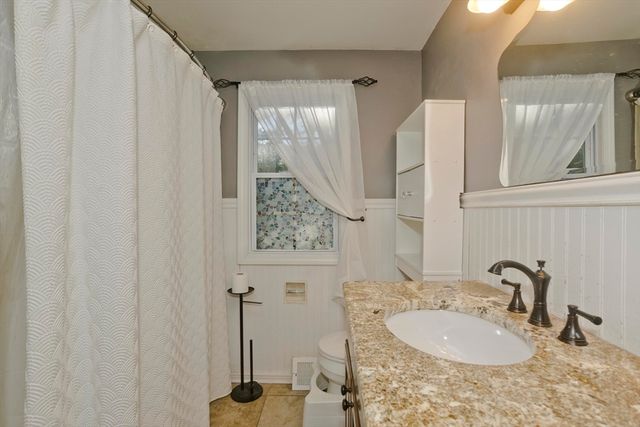 37 Middlebrook Dr, Springfield, MA 01129