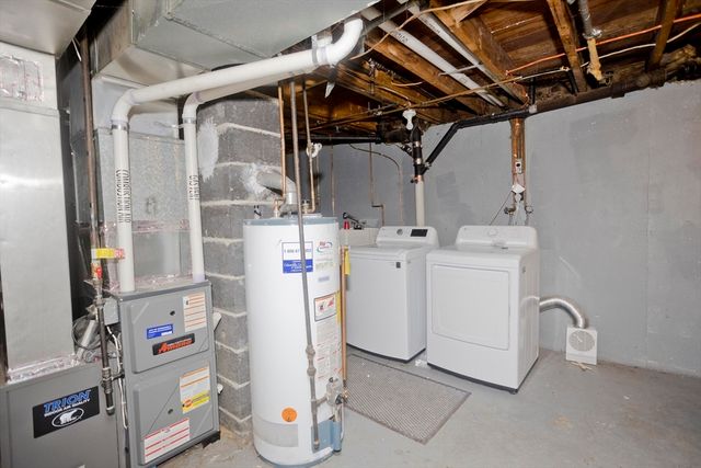 37 Middlebrook Dr, Springfield, MA 01129