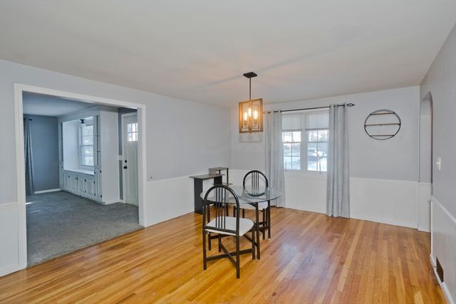 37 Middlebrook Dr, Springfield, MA 01129