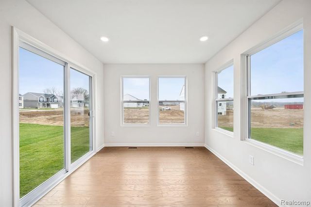 707 Knollwood Bend, Chelsea, MI 48118