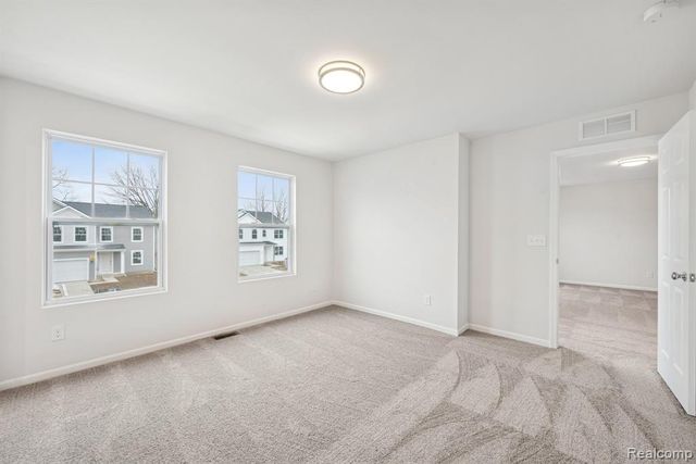 707 Knollwood Bend, Chelsea, MI 48118