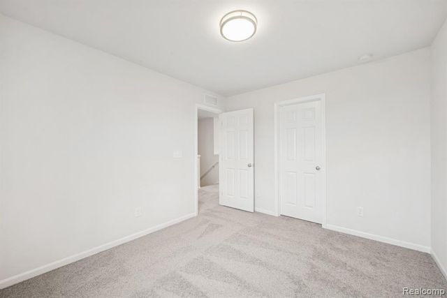 707 Knollwood Bend, Chelsea, MI 48118